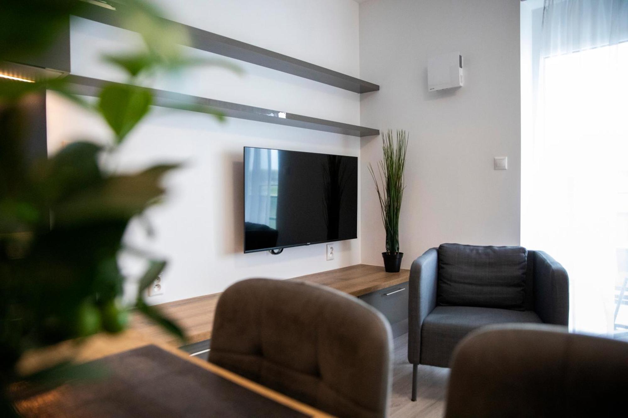 Kinga Apartman ดูนาจสก้า สเตรด้า ภายนอก รูปภาพ