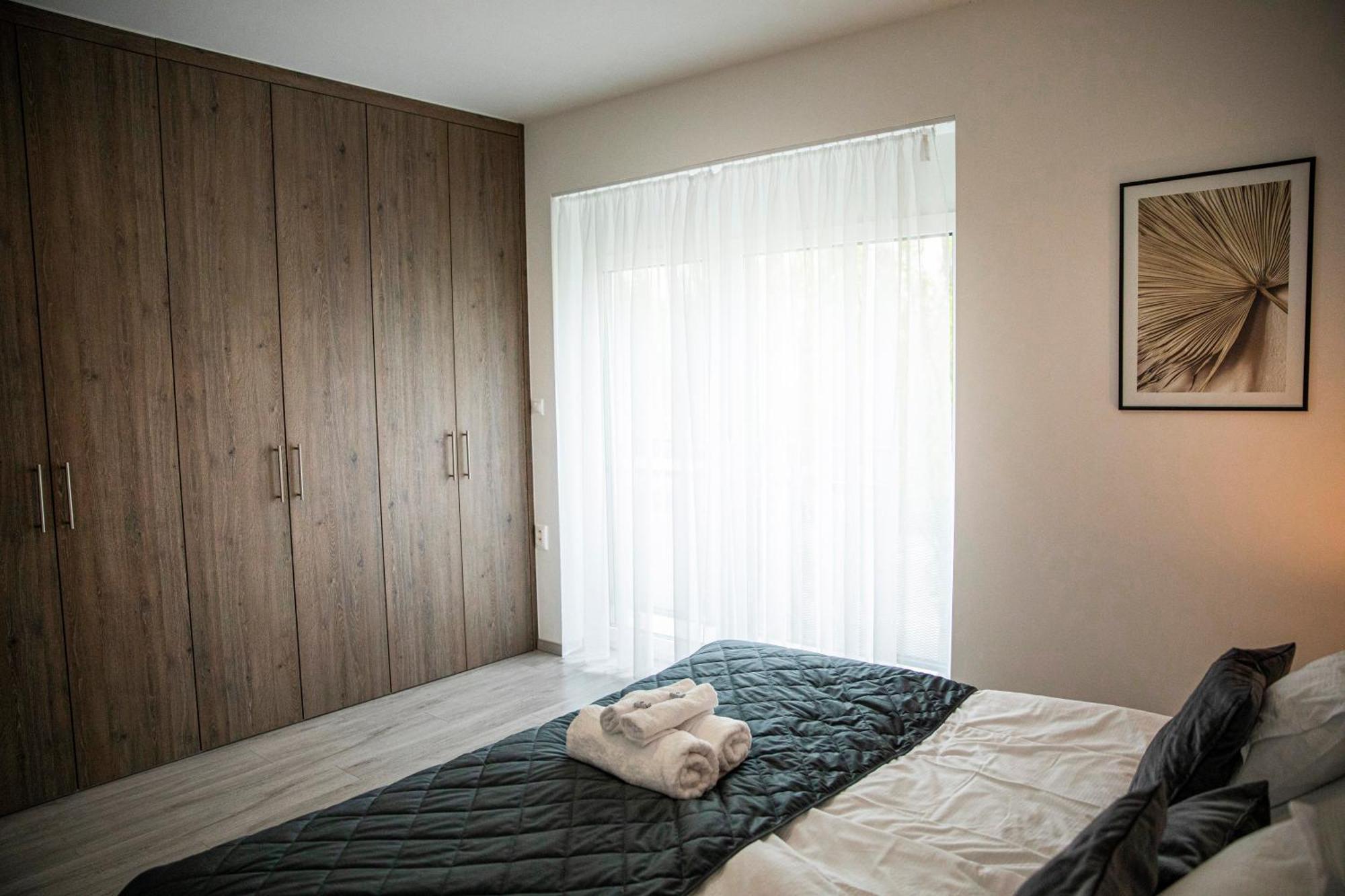 Kinga Apartman ดูนาจสก้า สเตรด้า ภายนอก รูปภาพ